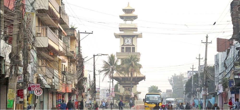 वीरगञ्जलाई विरुप बनाउने तार हटाइँदै