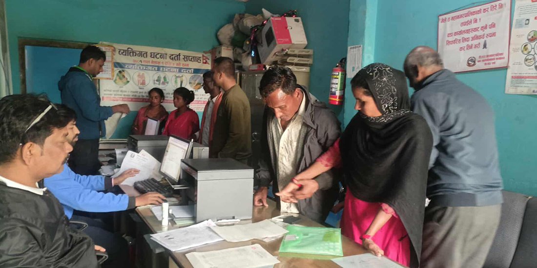   आठ वर्षदेखि साँघुरो र दुर्गन्धित कोठामा वीरगञ्जको वडा कार्यालय