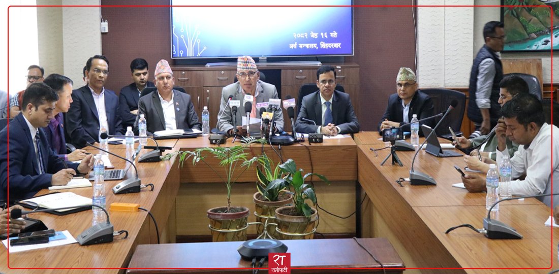 ईभीमा कर नबढाउने निर्णय गरेर सही काम गरेँ : अर्थमन्त्री पौडेल