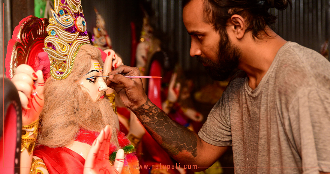   विश्वकर्मा पूजाका लागि मूर्तिहरू तयार, तस्बिरहरू