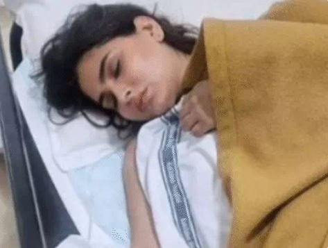 रेलबाट हामफाल्दा बलिउड अभिनेत्री करिश्मा घाइते
