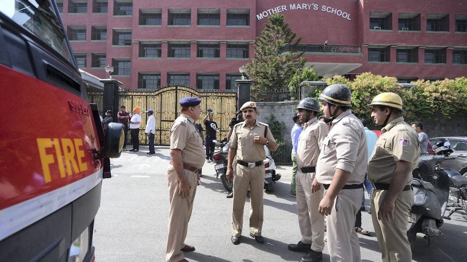 दिल्लीका एक सय विद्यालयमा बम राखिएको धम्कीपूर्ण इमेल