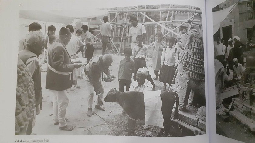 ३० वर्षअघि गाईद्वारा भत्काइएको ओमबहाःस्थित चैत्यको कथा पुस्तकमा