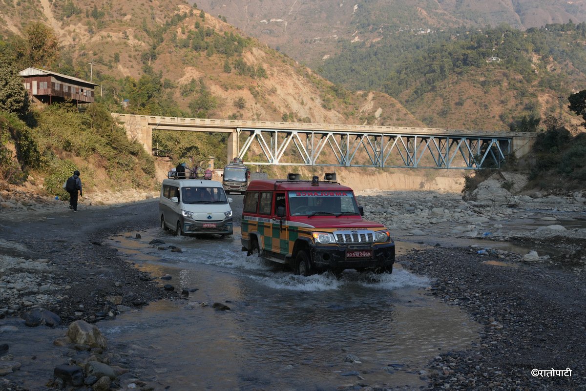   तीन दिनपछि सञ्चालनमा आयो बीपी राजमार्ग