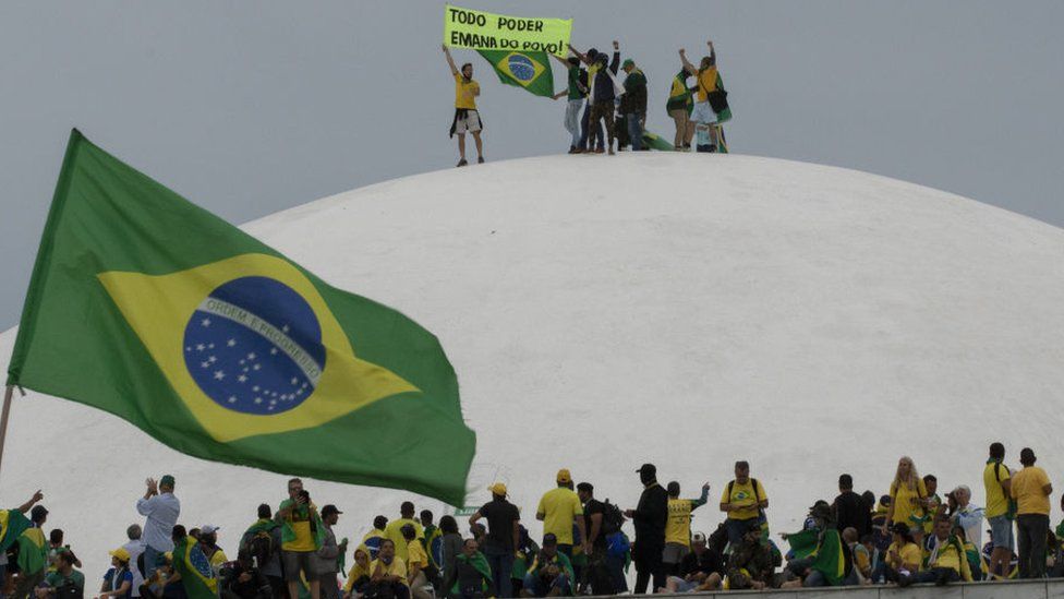 ब्राजिलमा दंगा : शीर्ष सरकारी अधिकारीलाई पक्राउ गर्न आदेश