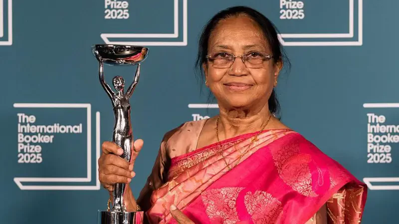 बानु मुश्ताकले ‘बुकर पुरस्कार’ जित्दै रचिन् इतिहास
