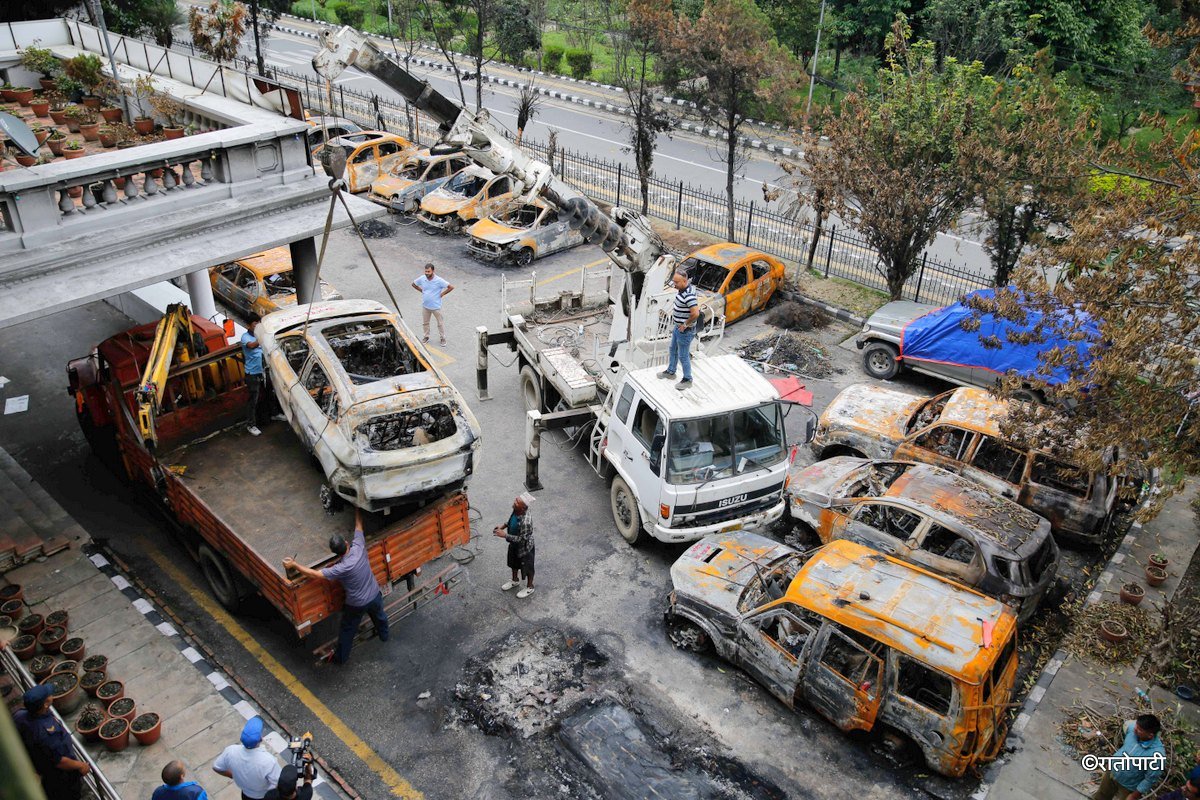 burnt car vehicle (11)