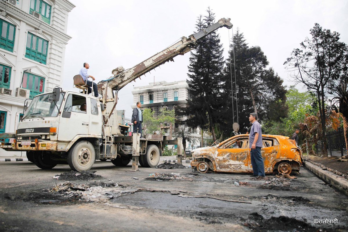 burnt car vehicle (12)