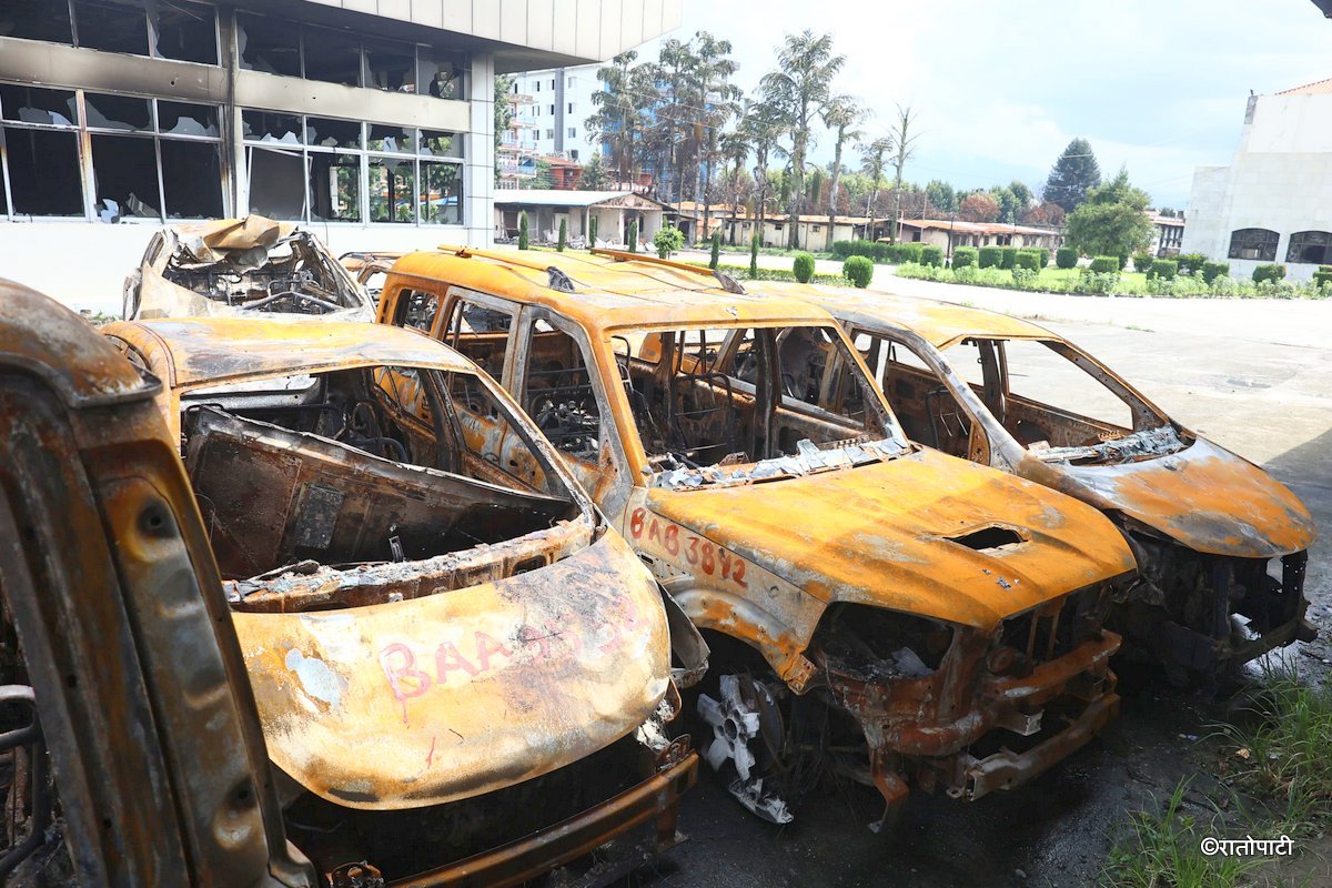 burnt car vehicle (16)