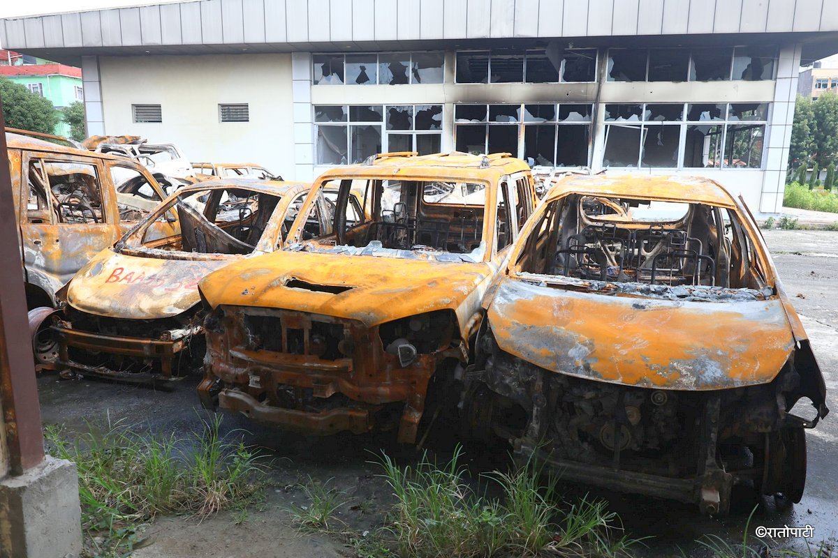 burnt car vehicle (18)