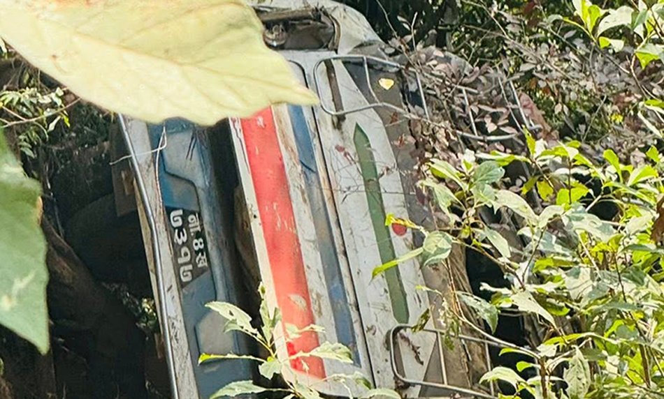 Army Bus Carrying Election Personnel Crashes in Bhojpur, Injuring 24