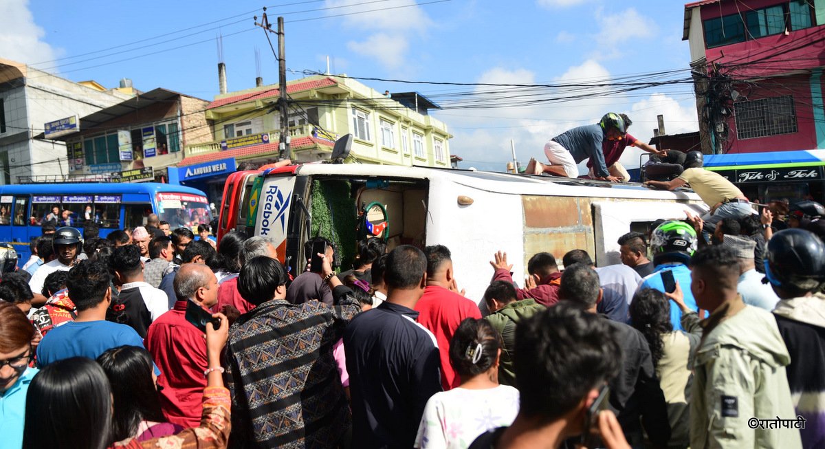 Bus Accident_machapokhari (5)