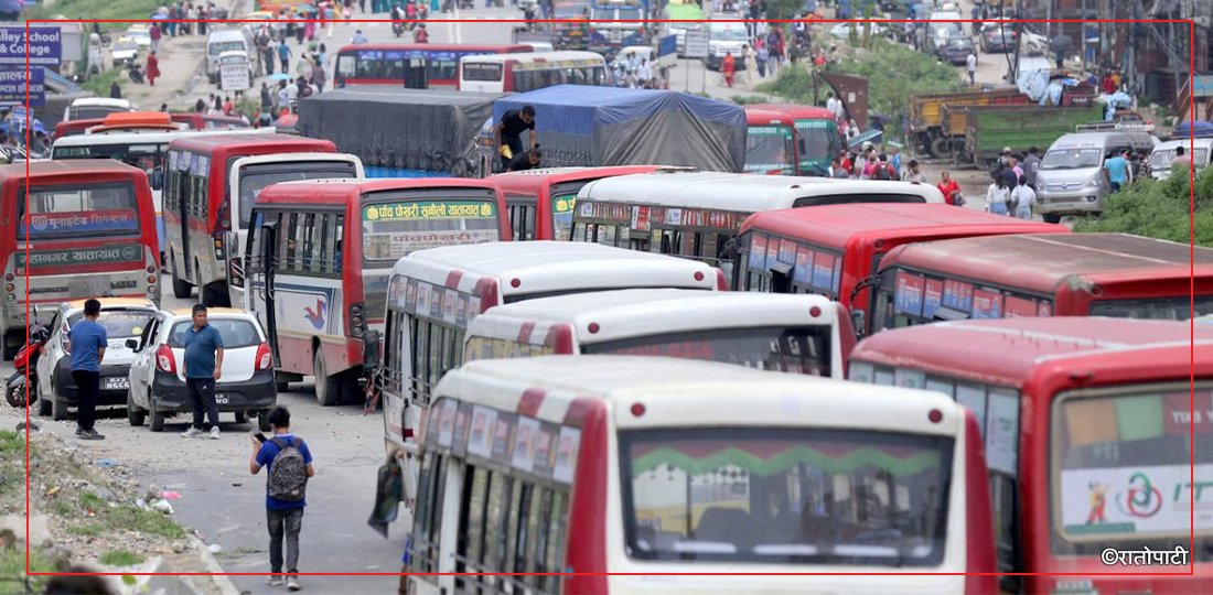 डिजेलको मूल्य ४३ रुपैयाँले घट्दा २ प्रतिशतले मात्रै घट्यो गाडी भाडा