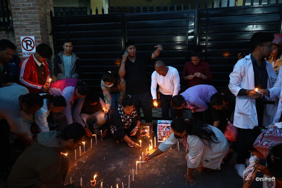 candle vigil genz (10)