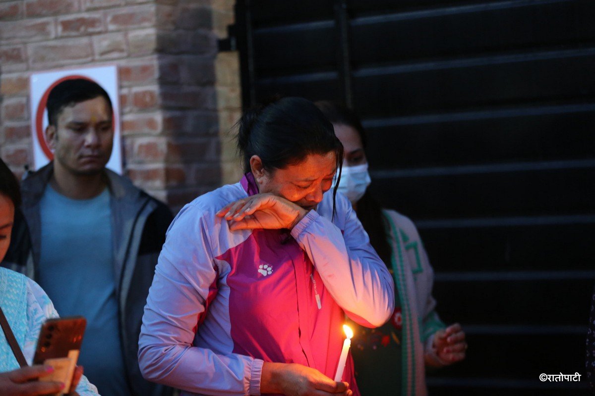 candle vigil genz (11)