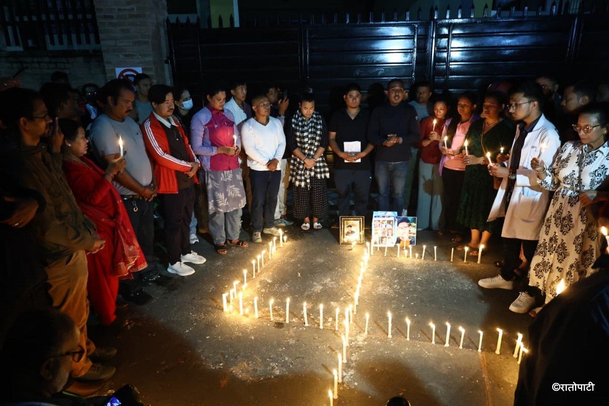 candle vigil genz (12)