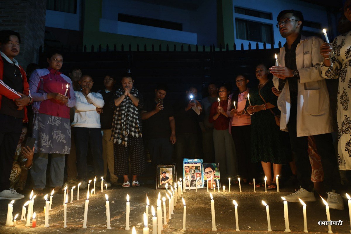 candle vigil genz (15)