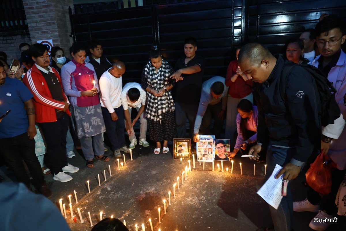 candle vigil genz (6)