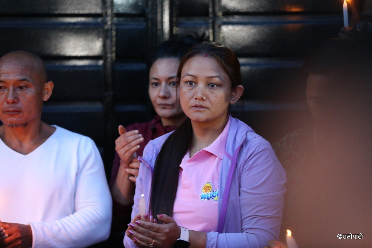 candle vigil genz (7)