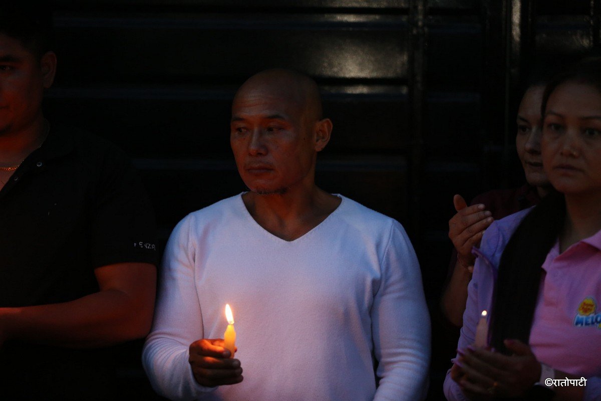 candle vigil genz (9)