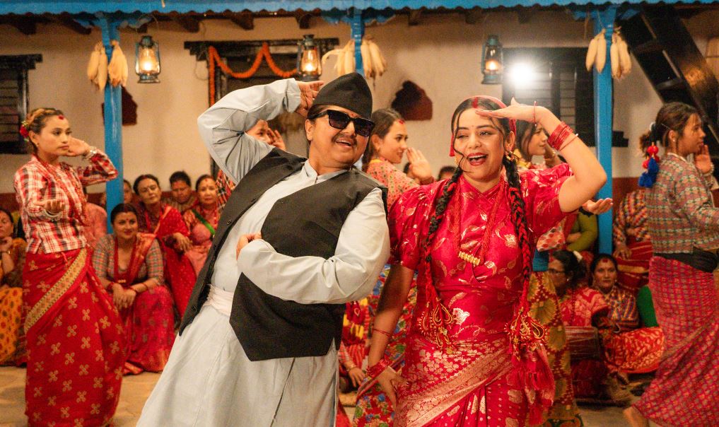 पार्वती’को रत्यौली गीत ‘नौतुनाको रेलैमा’ नीता र दीपाको छमछमी