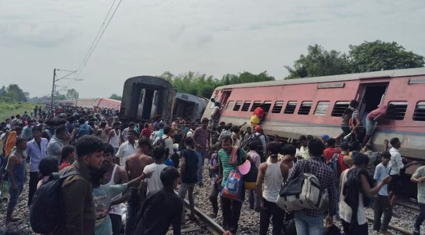 उत्तर प्रदेश राज्यमा रेल दुर्घटना,  ४ जनाको मृत्यु