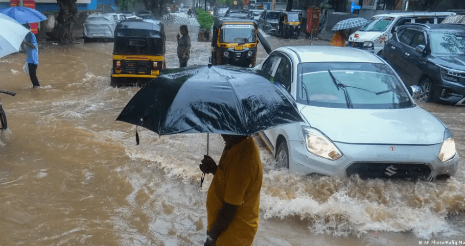 6 Dead in Mumbai Building Collapse Amidst Heavy Monsoon Rains