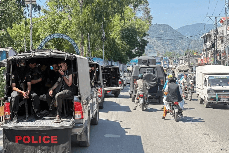Kashmir Clashes Leave 20 Dead