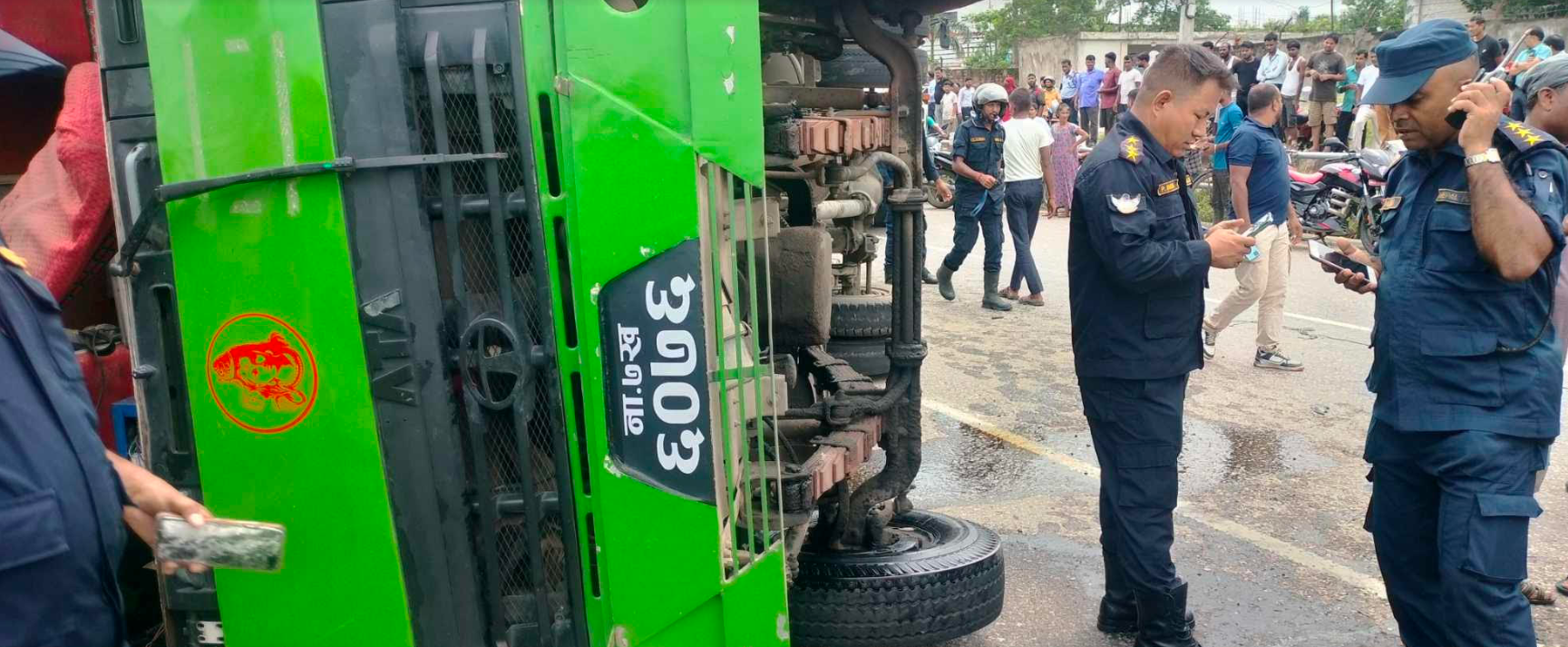 बारामा यात्रुवाहक बस दुर्घटना, १७ जना घाइते (विवरणसहित)