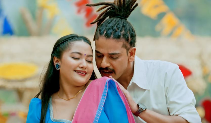   मिनाको गीत ‘मह भन्दा गुलियो’मा ‘कक्रोज’को अभिनय