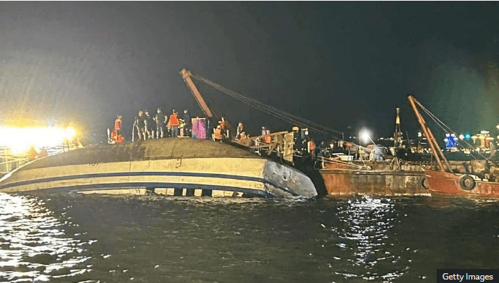   भियतनाममा पर्यटक सवार डुङ्गा पल्टिँदा कम्तीमा ३७ जनाको मृत्यु