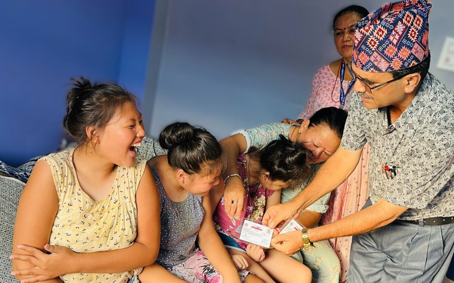तिम्ल्याहाले घरमै पाए नागरिकता