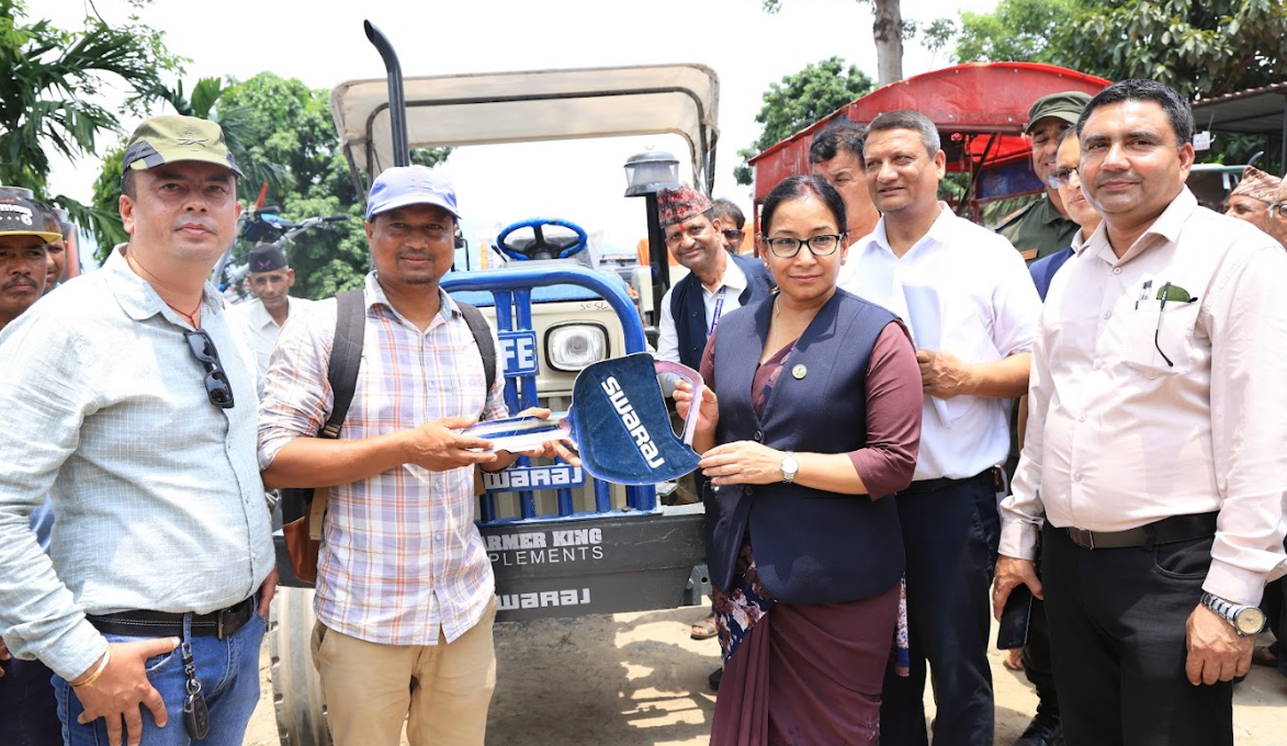 भरतपुर महानगरले वितरण गर्‍यो रु १ करोड अनुदानको कृषि उपकरण