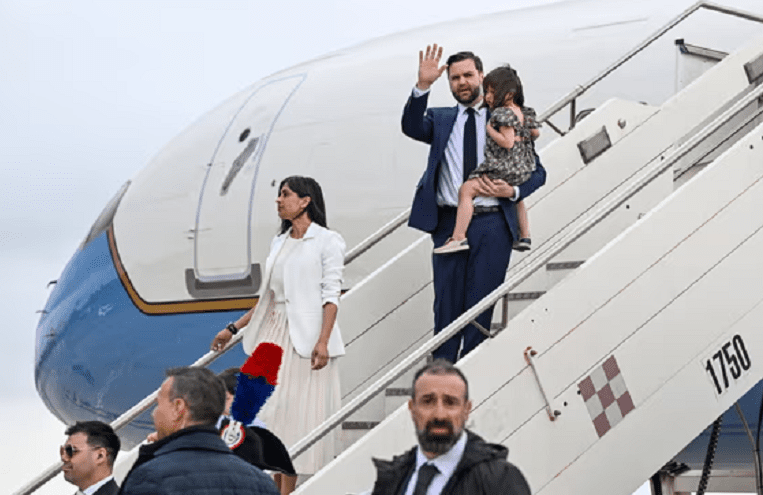   दिल्ली आइपुगे अमेरिकी उपराष्ट्रपति जेडी भान्स