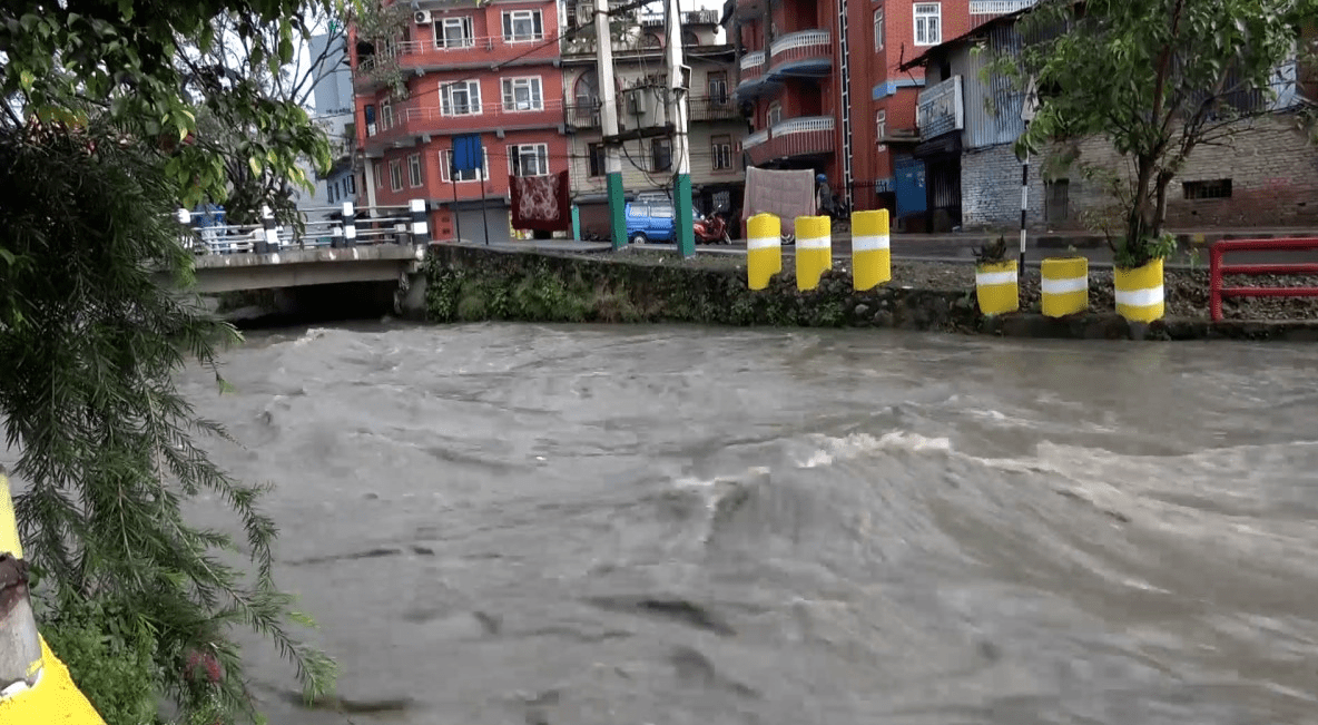   काठमाडौँ उपत्यका आसपासका नदीहरूमा बाढी