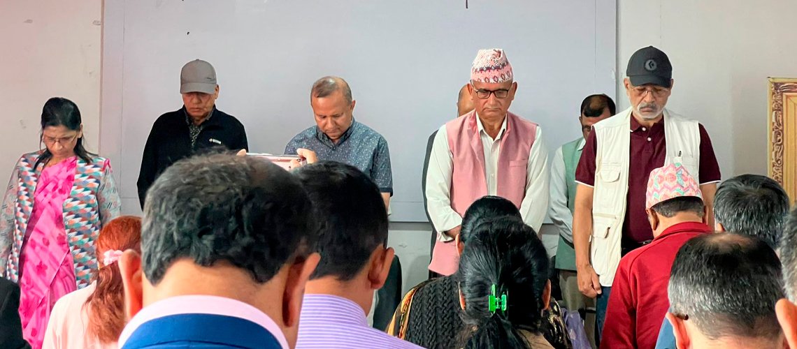  जेनजी आन्दोलनका शहीदप्रति श्रद्धाञ्जली अर्पण गर्दै च्यासलमा एमाले बैठक (तस्बिरहरू)