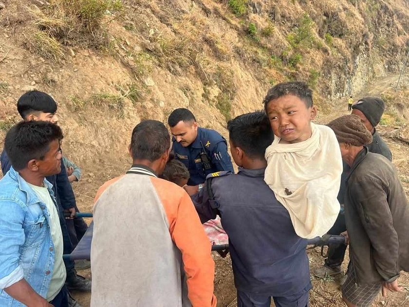   काभ्रेको रोशीमा आगलागीमा परेका दुई बालबालिकाको उद्धार