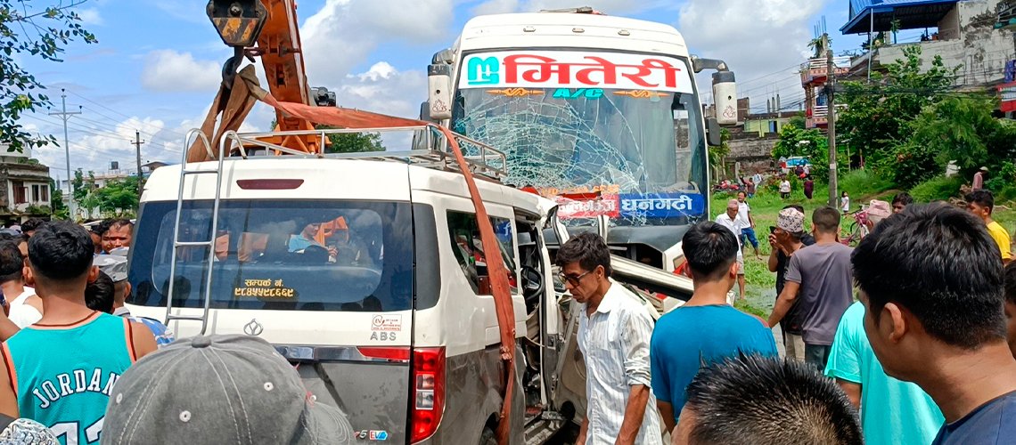   चितवन दुर्घटना : यस्तो छ मृतक र घाइतेहरूको विवरण (सूची)
