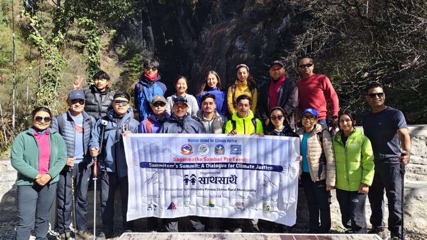   ‘सगरमाथा संवाद’ पूर्व कार्यक्रमको टोली थामेमा