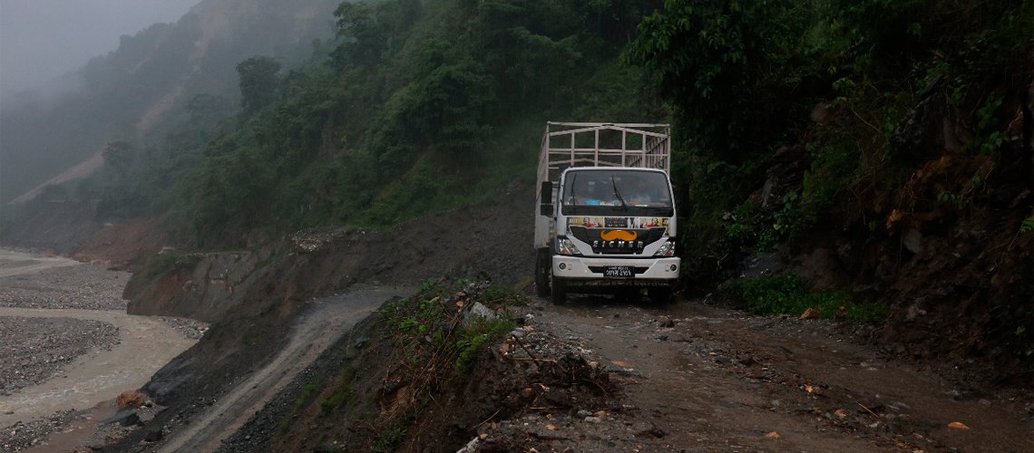   केन्द्रीय राजधानीलाई प्रदेश राजधानीसँग जोड्ने कान्ति लोकपथको पछिल्लो अवस्था, तस्बिरमा हेर्नुहोस्