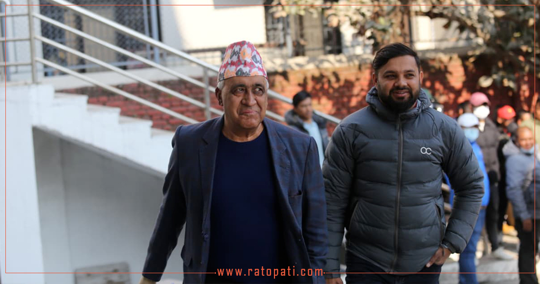   कांग्रेसको केन्द्रीय कार्यसमिति बैठकका लागि सानेपा पुग्दै नेताहरू, तस्बिरहरू