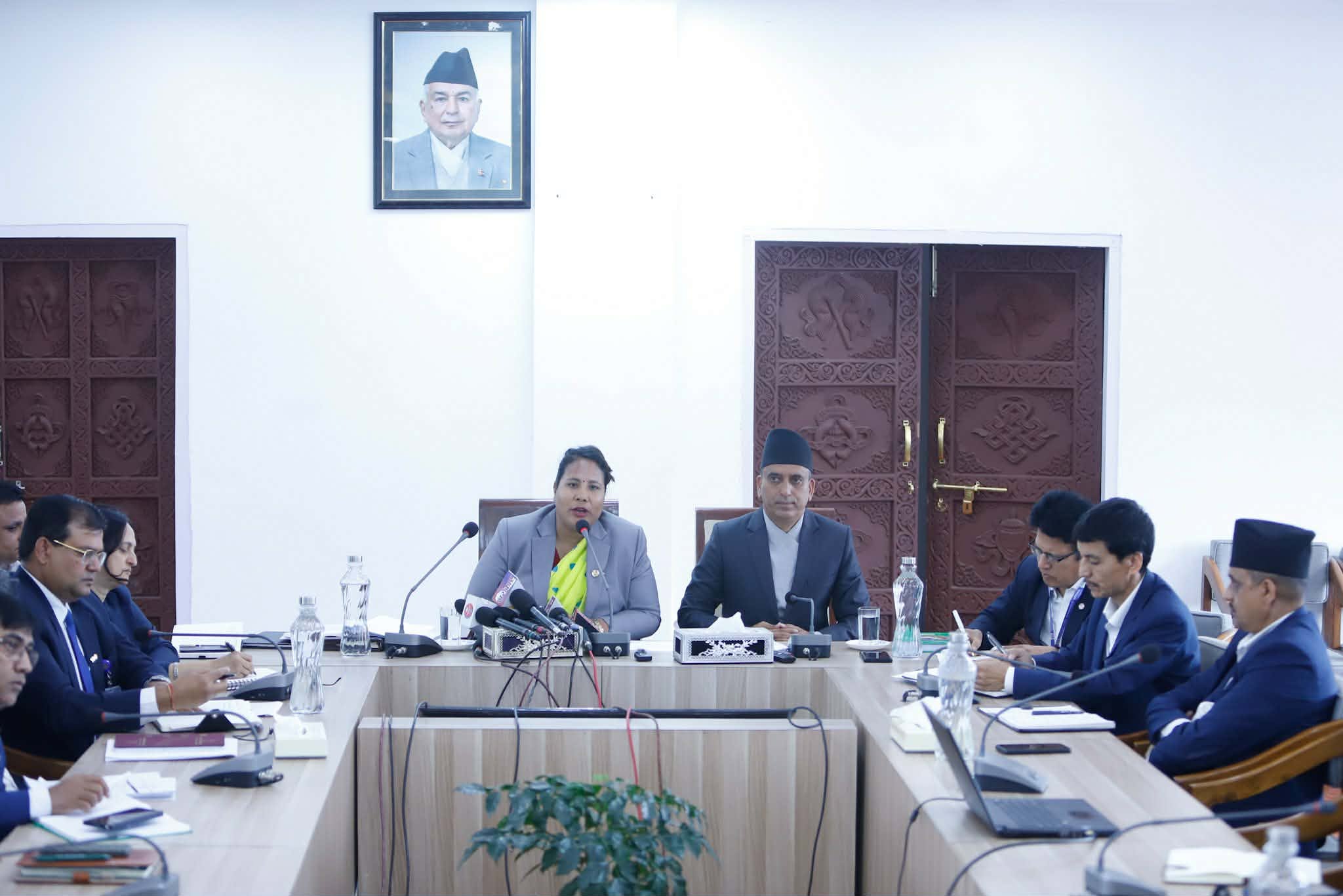 पत्रकारसँग मन्त्री चौधरी : मन्त्रालय चलाउन उत्साहित, नतिजालाई लिएर चिन्तित