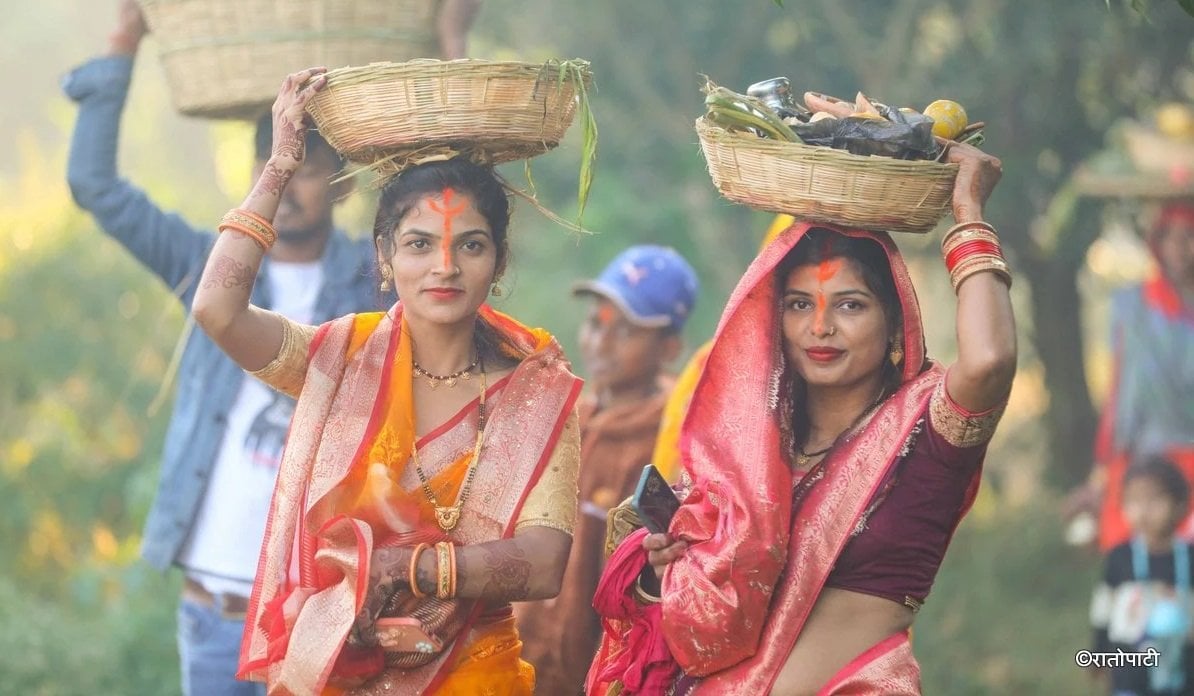 छठ पर्वको मुख्य दिन आज, अस्ताउँदो सूर्यको पूजाआराधना गरिँदै