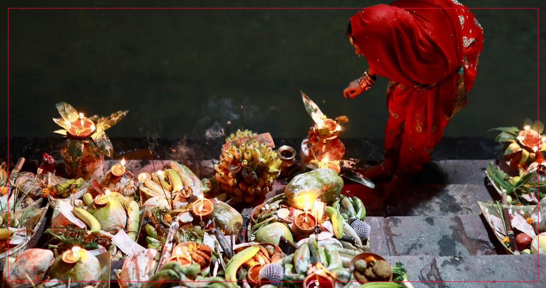 अस्ताउँदो सूर्यलाई दिइयो अर्घ्य, तस्बिरहरू