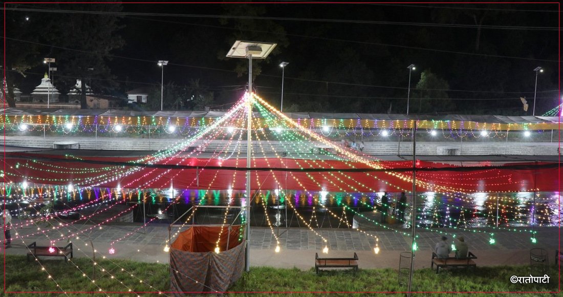   छठका लागि सजाइएको झिलिमिली बत्ती, तस्बिरहरू