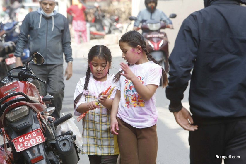 child-holi-ktm (11)