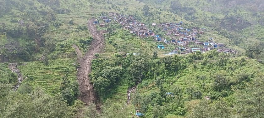 म्याग्दीमा पहिरो : चार घर, सामुदायिक भवन र गोठ पुरिए