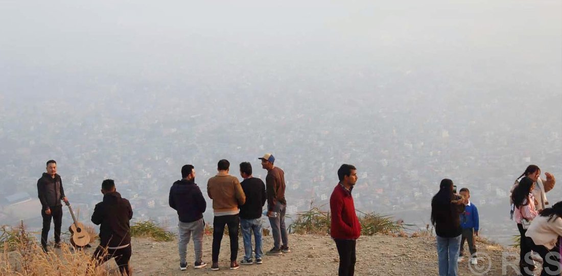   धरानको चिन्डेडाँडामा पर्यटकको चहलपहल