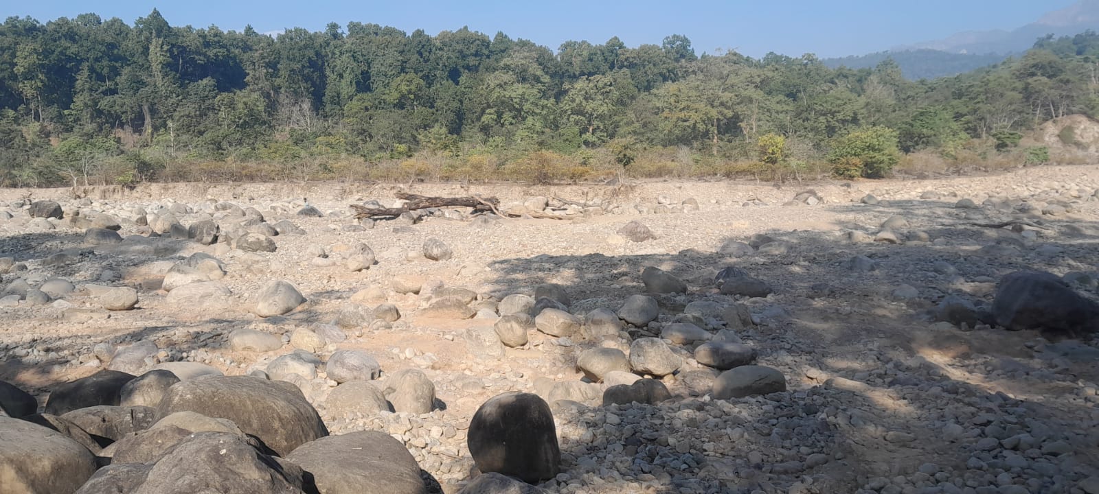 कैलालीका ५ पालिकाबिच सीमा विवाद, एक अर्कामाथि बलमिचाइ