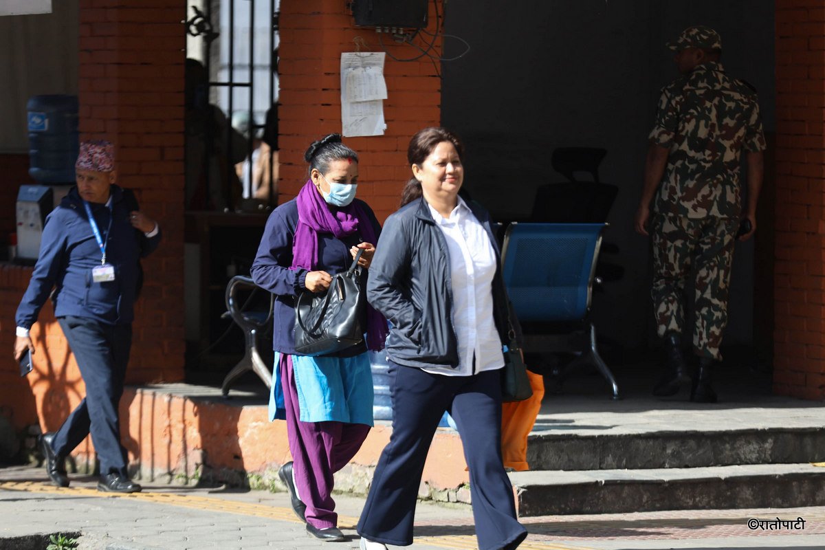 civil servants (11)